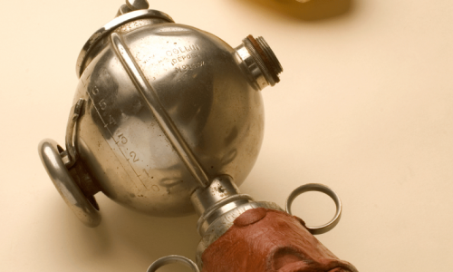 Peça destaque: Inalador de éter de Ombrédanne